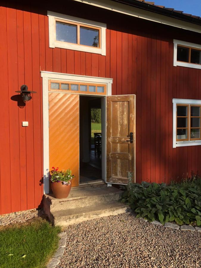 Albäck Gård Bagarstugan - Spavistelse, granne med Sala Golfklubb Exteriör bild